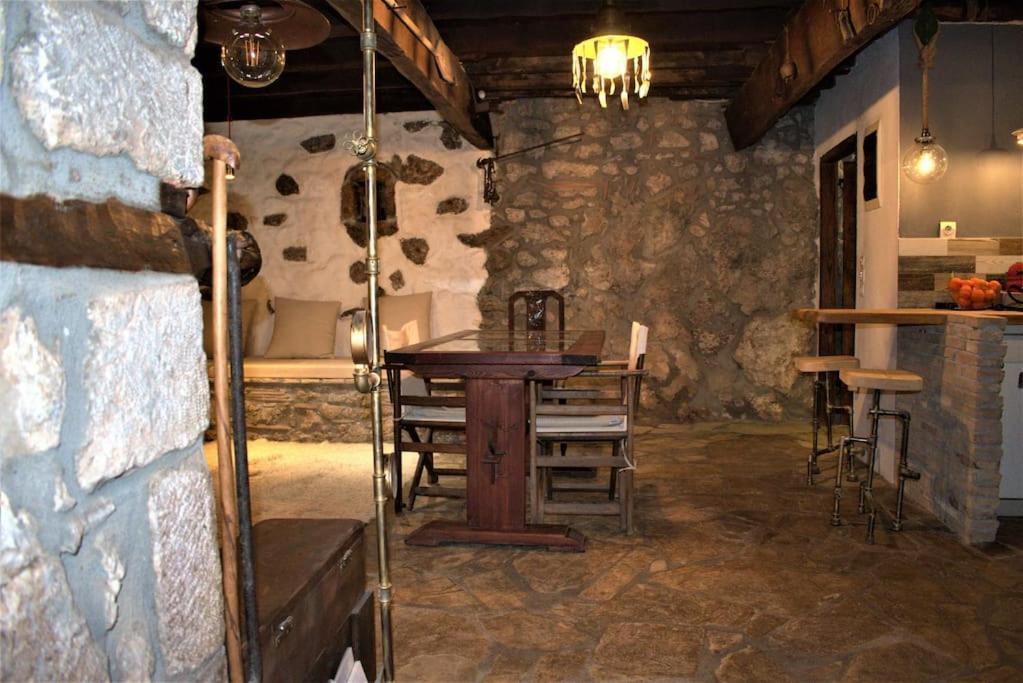 הוילה Lílaia Μικρή Πέτρινη Μεζονέτα 2 מראה חיצוני תמונה